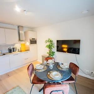 exquisite-3-bedroom-apartment.zandvoort-hotels.com/